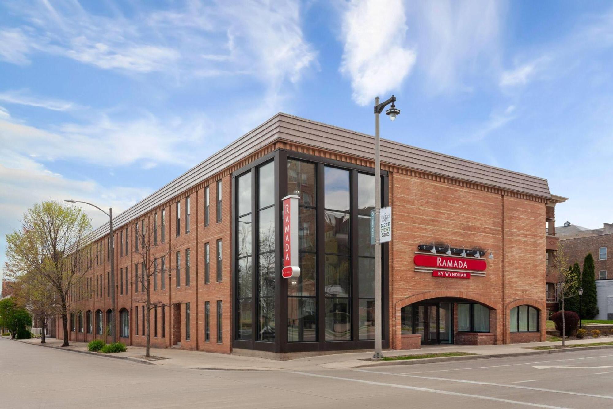 Hotel Ramada By Wyndham Milwaukee Exteriér fotografie