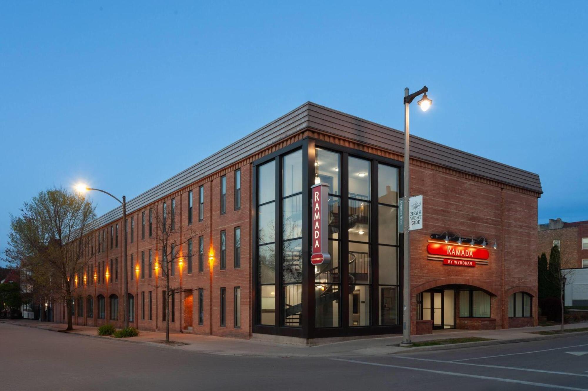 Hotel Ramada By Wyndham Milwaukee Exteriér fotografie